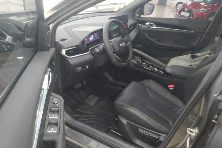 Used Geely Auto Coolray 2025 Bin Yue L 1.5T DCT Starlight Edition
