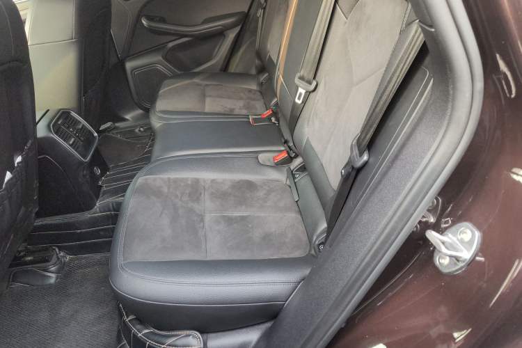 Used Porsche Macan 2018 Macan 2.0T Left Rear Seat