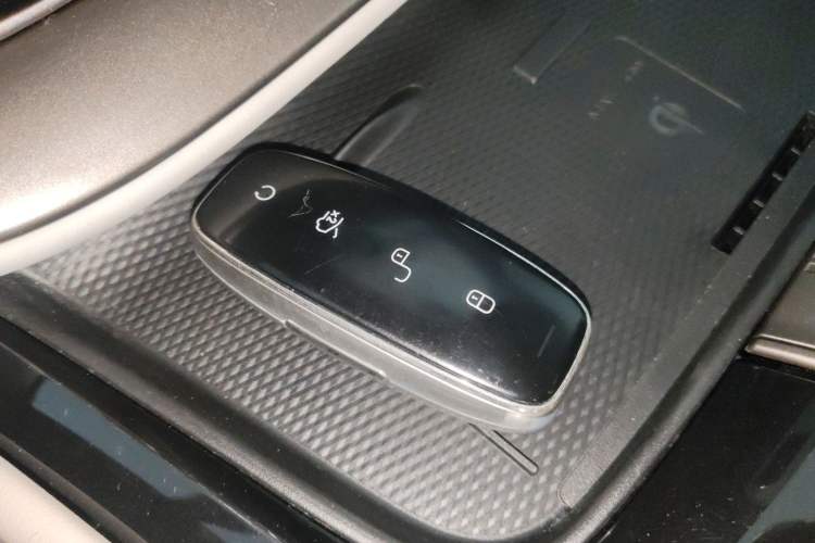 Used Denza D9 2022 DM-i 945 Luxury Model
