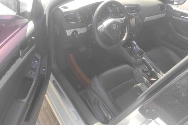 Used Volkswagen Sagitar 2017 1.6L Automatic Comfort Model
