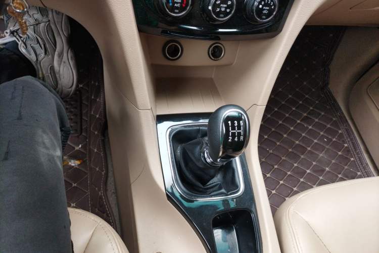 Used Baojun 730 2016 1.5L Manual Comfort Version 7 Seats China V Emission Standard