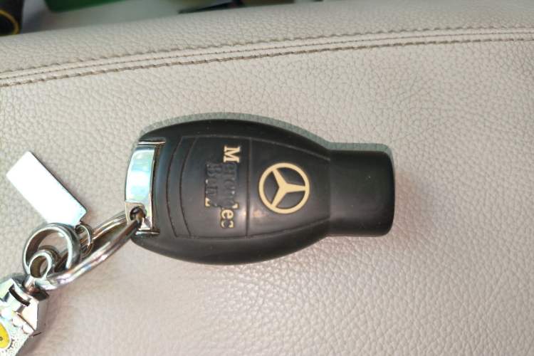 Used Mercedes-Benz R-Class 2011 R 350 L 4MATIC Vehicle Key