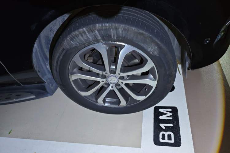 Used Mercedes-Benz GLE-Class 2015 GLE 400 4MATIC Right Front Wheel Hub