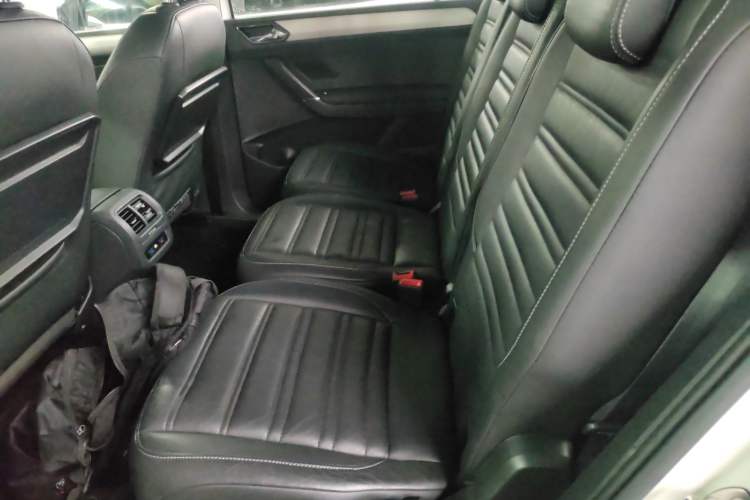 Used Volkswagen Touran 2016 Volkswagen Touran L 280TSI DSG Comfort Edition
