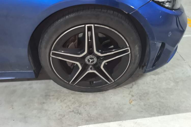 Used Mercedes-Benz C-Class 2020 C 260 Coupe Right Front Wheel Hub