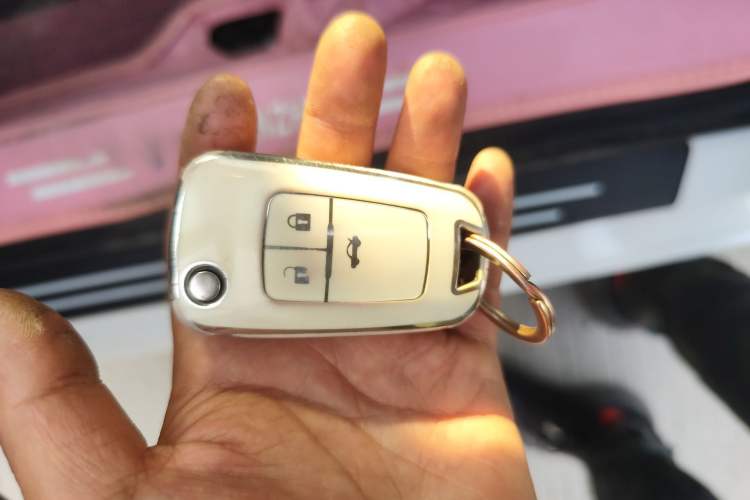 Used Chevrolet Monza 2021 320 Automatic Enjoyment Sunroof Edition Vehicle Key