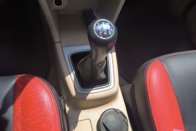 Used CHANGAN KAICHENG Ounuo S 2012 1.3L Standard Version
