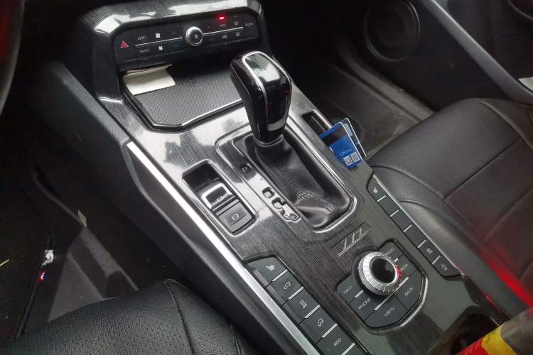 Used Wey VV7 2017 2.0T Ultra-Luxury Version
