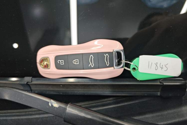 Used Porsche Taycan 2022-Year Updated Taycan
