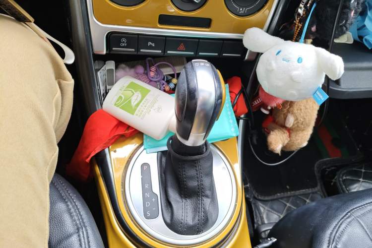 Used Volkswagen Beetle 2017 180TSI Dune Off-Road Edition Gear Lever