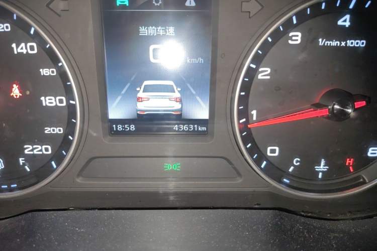 Used Roewe i5 2019 1.5L Manual 4G Connectable Langhao Edition Odometer Close Up