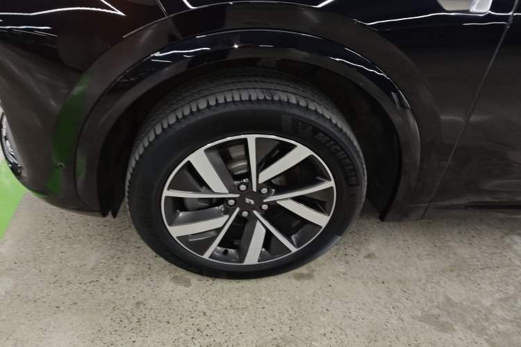 Used Li Auto L7 2023 Pro Model Exterior 4