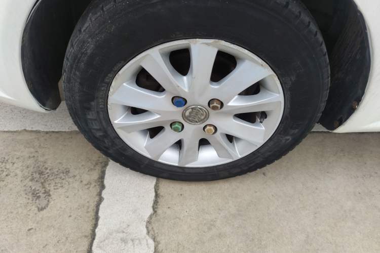 Used Buick Excelle 2015 1.5L Automatic Classic Model Exterior 4