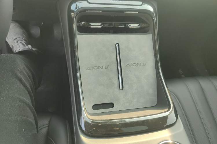 Used AION V 2024 Aion Tyrannosaurus 650 Smart Premium Edition