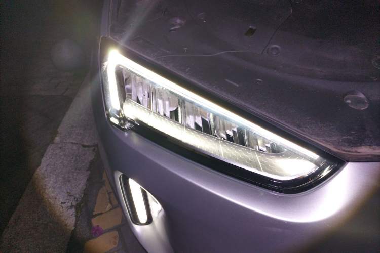 Used Hima AITO M5 2022 Range-Extended Rear-Drive Standard Version Right Front Headlight