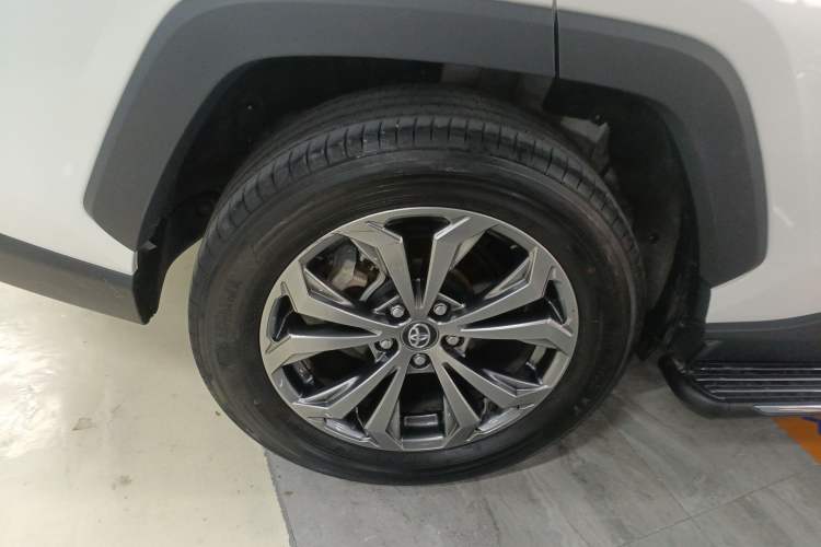 Used Toyota RAV4 2023 2.0L CVT Two-Wheel Drive Fashion Plus Edition
