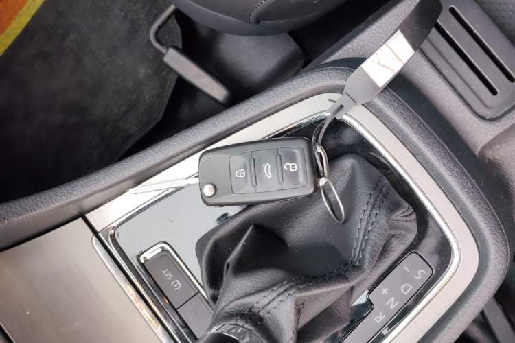 Used Volkswagen Lavida 2013 Restyled Classic 1.6L Automatic Comfort Edition
