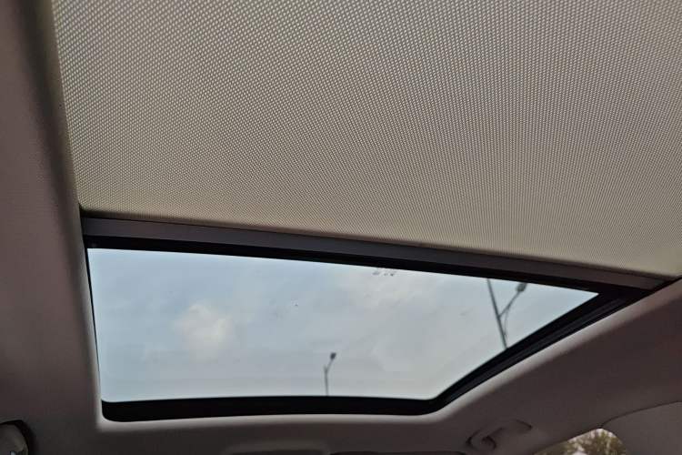 Used Hongqi HS5 2022 Revised Version 2.0T Smart Connect Flagship Edition Headliner