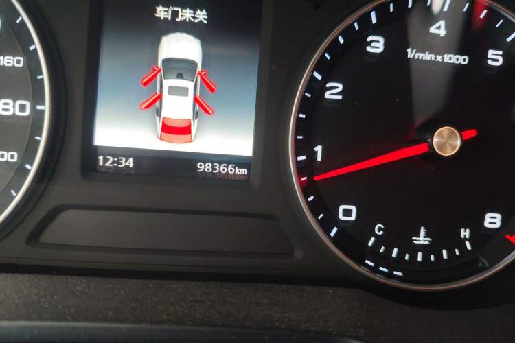 Used Roewe i5 2019 1.5L Manual 4G Connectable Langhao Edition Odometer Close Up
