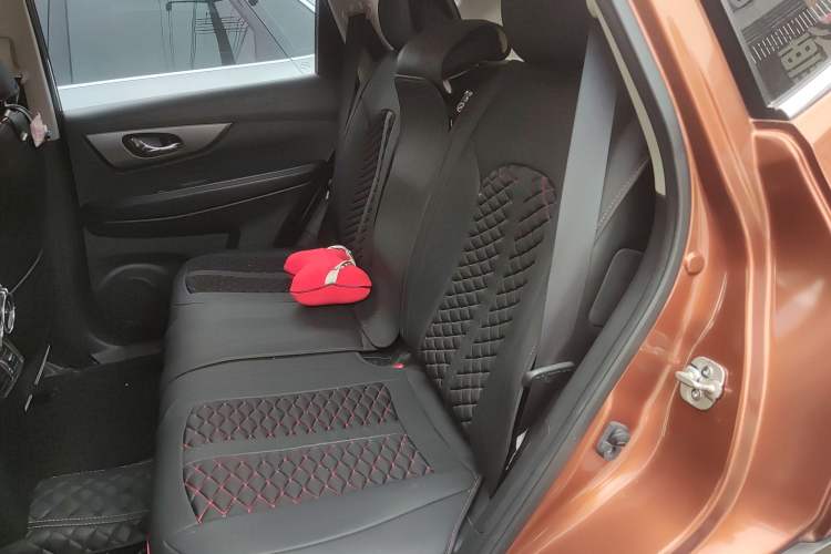 Used Nissan X-Trail 2015 2.0L CVT Comfort MAX Edition 2WD Left Rear Seat