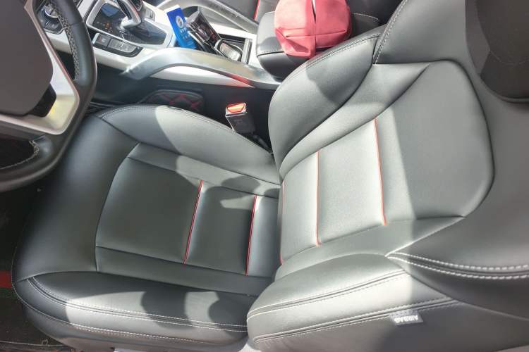 Used Geely Auto Emgrand X7 Sport 2020 1.8TD DCT Two-Wheel Drive Smart Connect 4G-Enabled Version