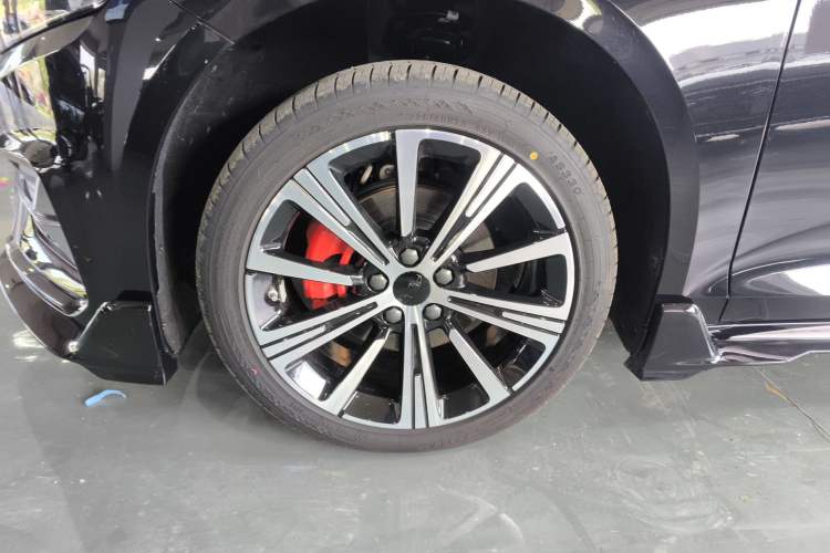Used Geely Auto Preface 2025 Dongfang Yao 2.0TD Jin Chao Edition Left Front Wheel Hub