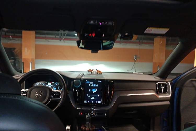 Used Volvo XC60 2020 T5 4x4 Smart & Dynamic Sport Edition Headliner