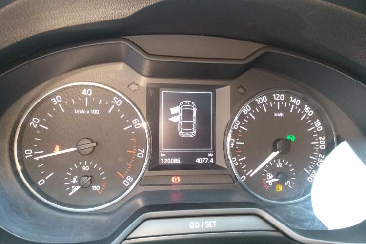 Used Skoda Octavia 2017 1.6L Automatic Smart Drive Edition Instrument Cluster