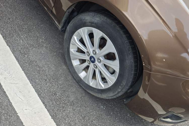 Used Ford Escort 2015 1.5L Manual Fashion Edition