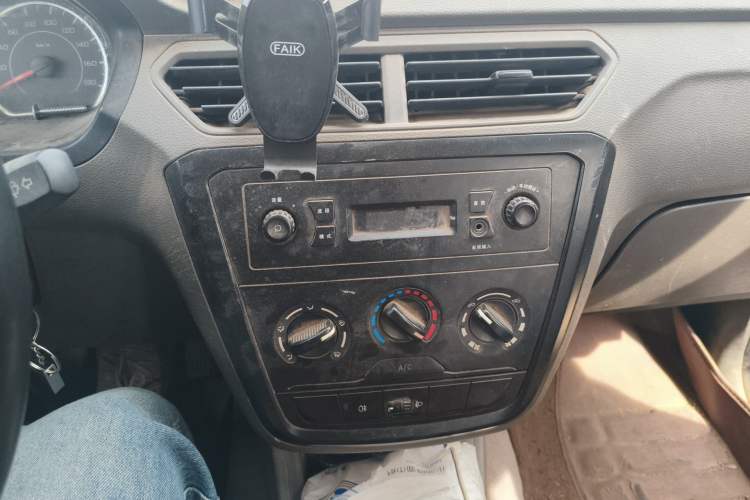 Used Wuling Zhiguang V 2017 1.2L Base Version LMH Audio And AC Panel