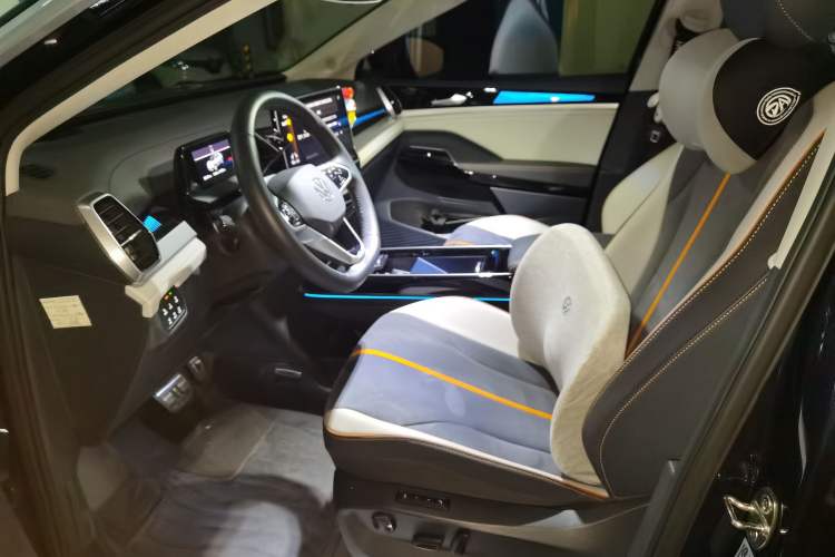 Used Volkswagen ID.6 CROZZ 2021 High-Performance PRIME Edition Left Front Seat