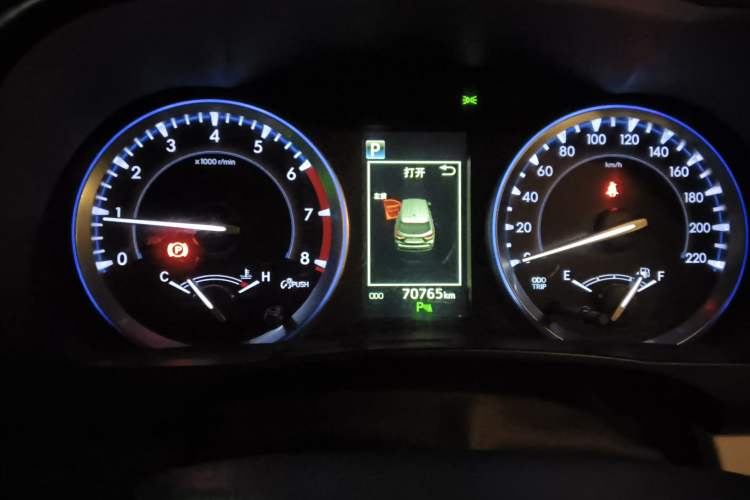 Used Toyota Highlander 2018 2.0T Four-Wheel Drive Luxury Edition 7 Seats China V Emission Standard