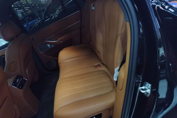 Used Hima AITO M8 2025 Model, Pure Electric Max+ Five-Seat All-Wheel-Drive Version
