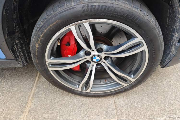 Used BMW X6 2015 xDrive35i Luxury Edition Right Front Wheel Hub