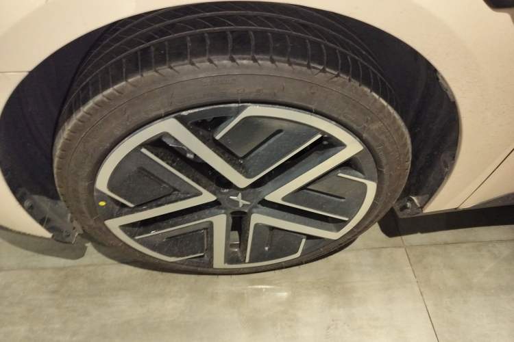 Used XPeng MONA M03 2025 600 with Ultra-Long Range Max Left Front Wheel Hub