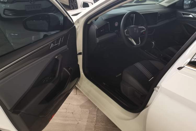 Used Volkswagen Sagitar 2025 300TSI DSG Flyover Edition Driver Seat