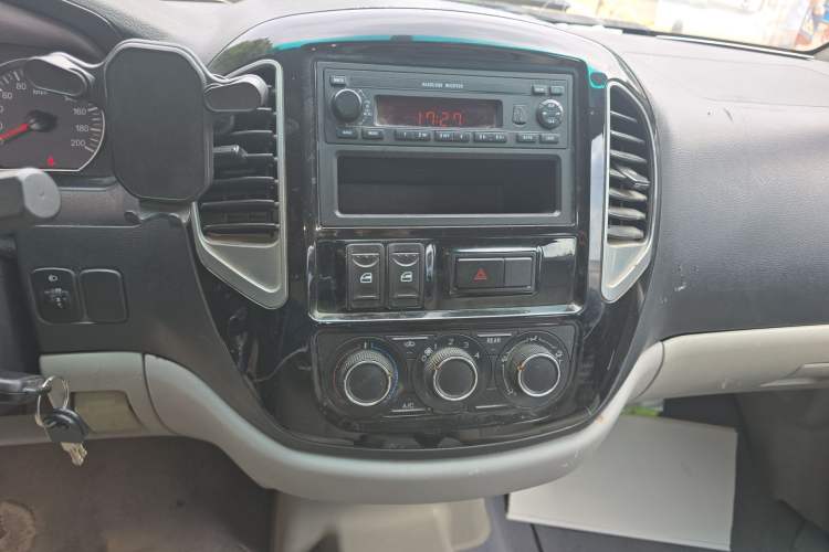 Used FORTHING Lingzhi 2017 M3L 1.6L 7-Seater Comfort Model
