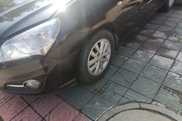 Used Hyundai Celesta 2015 1.6L Automatic Comfort Model Left Front Wheel Hub