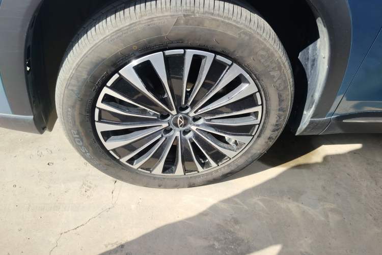 Used Chery Tiggo 8 PLUS C-DM 2025 1.5T 116 km Prestige Version 5 Seats
