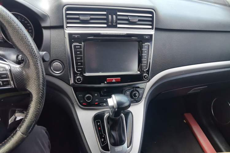 Used Haval H6 2015 Sport Edition 1.5T Automatic Two-Wheel Drive Luxury Model
