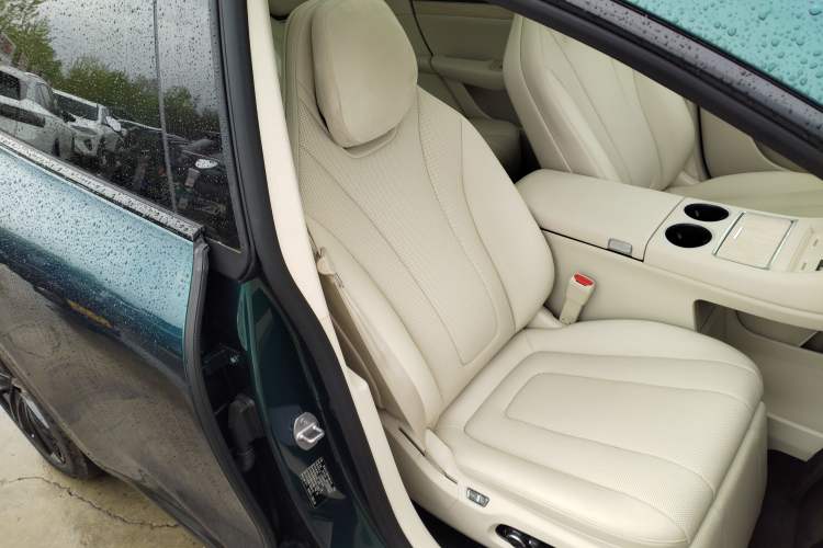 Used Hima Luxeed R7 2026 Model Pure Electric Max+ Right Front Seat