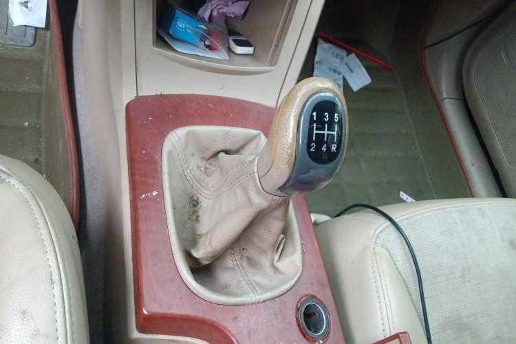 Used Roewe 350 2013 350C 1.5L Manual Swift Edition Gear Lever