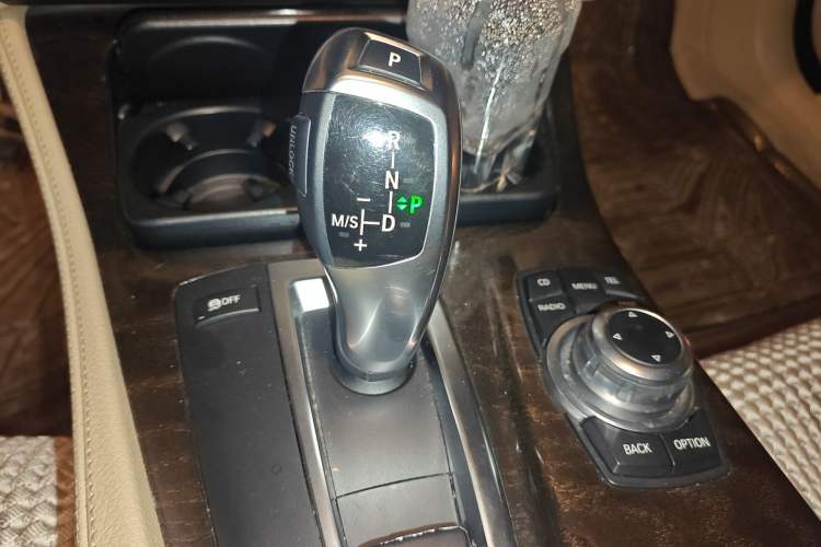 Used BMW 5 Series 2012 523Li Luxury Model Gear Lever