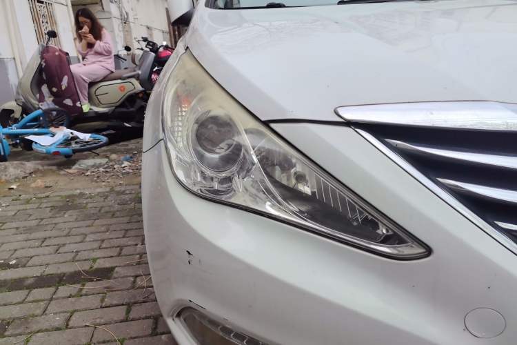 Used Hyundai Sonata 2013 2.0L Automatic Luxury Edition Right Front Headlight