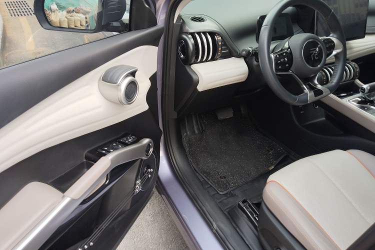 Used BYD Yuan PLUS 2024 Honor Edition 430KM Beyond Model
