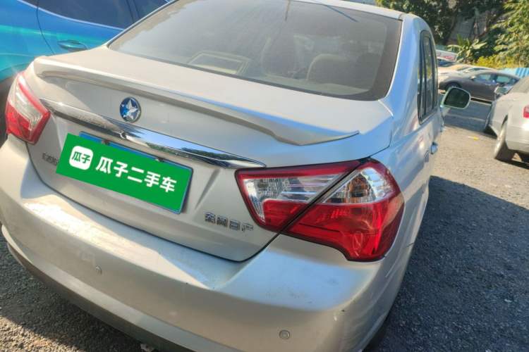 Used Venucia D50 2013 1.6L Automatic Fashion Edition
