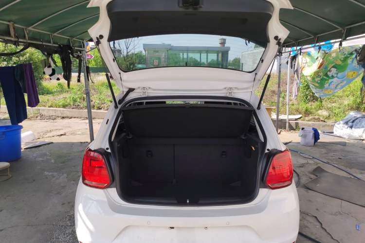 Used Volkswagen Polo 2014 1.6L Manual Comfort Edition