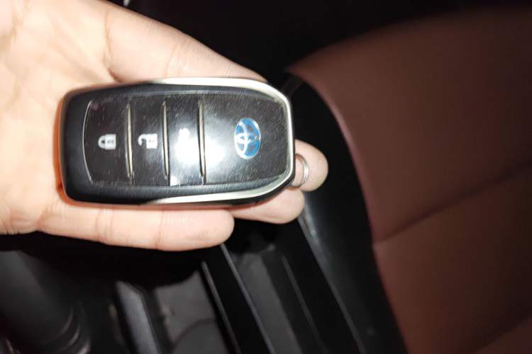 Used Toyota Levin 2017 Revised Dual-Engine 1.8H GS E-CVT Elite Sunroof Version China V Standard