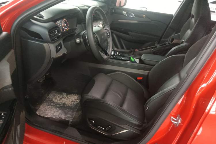 Used Lynk & Co 03 2022 1.5TD DCT JingPro Left Front Seat