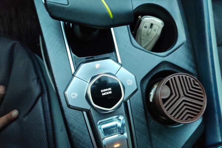 Used CHANGAN UNI-V iDD 2023 ZhiDian iDD 1.5T 113km Smart & Fun Version Gear Lever